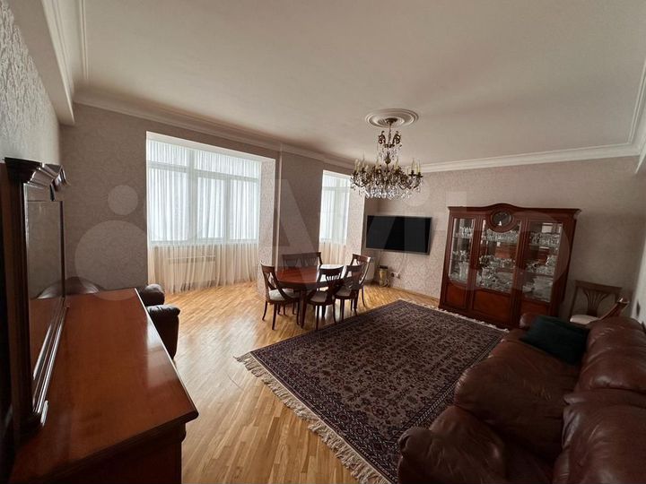 4-к. квартира, 132,3 м², 7/9 эт.