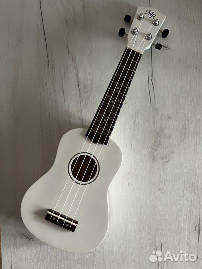 Гитара укулеле