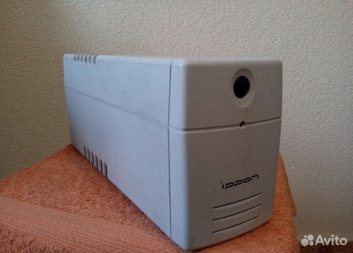 Источник бесперебойного питания UPS