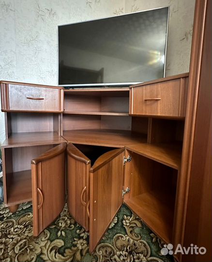 Стенка в гостиную