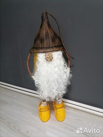 Гномик из ротанга