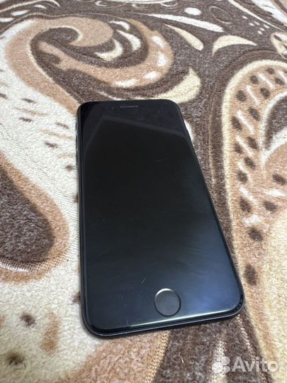 iPhone SE (2020), 64 ГБ