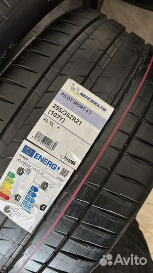 Michelin Pilot Sport 4 S 295/35 R21 107Y
