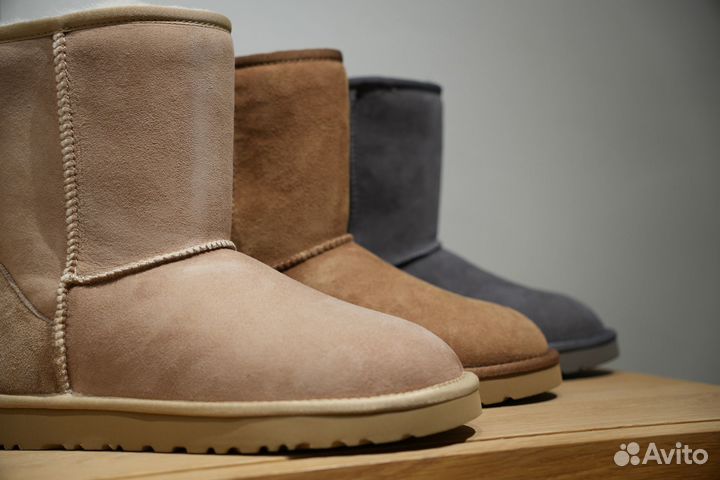 Женские UGG Classic Short Black