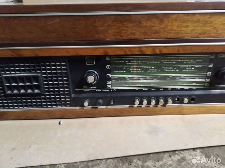 Радиоприемник ретро