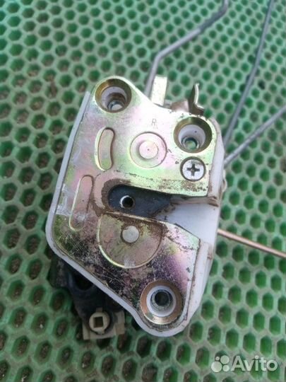 Замок двери передний правый Daewoo Matiz