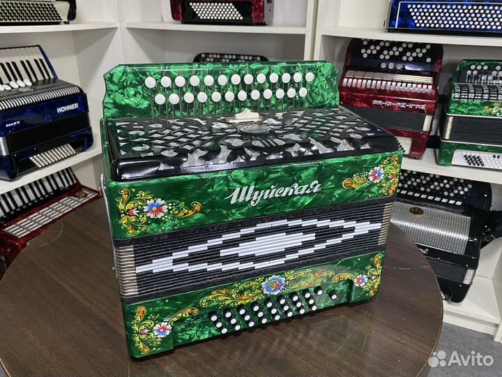 Шуйская гармонь с регистром и чешскими голосами