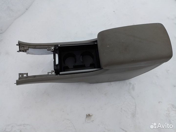 Подлокотник в сборе Subaru Tribeca WXF 2007-2013г