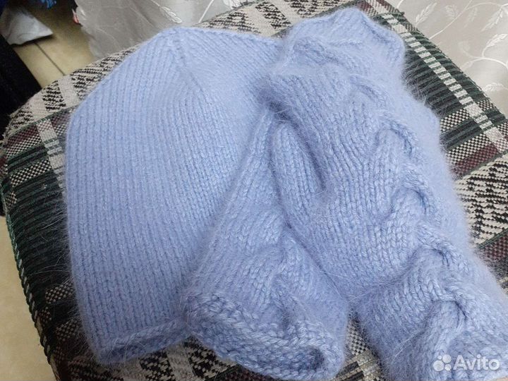 Шапочка и варежки пуховые