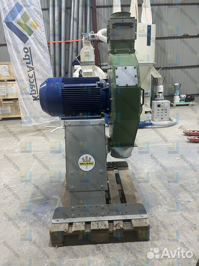 Дробилка зерна Neuero