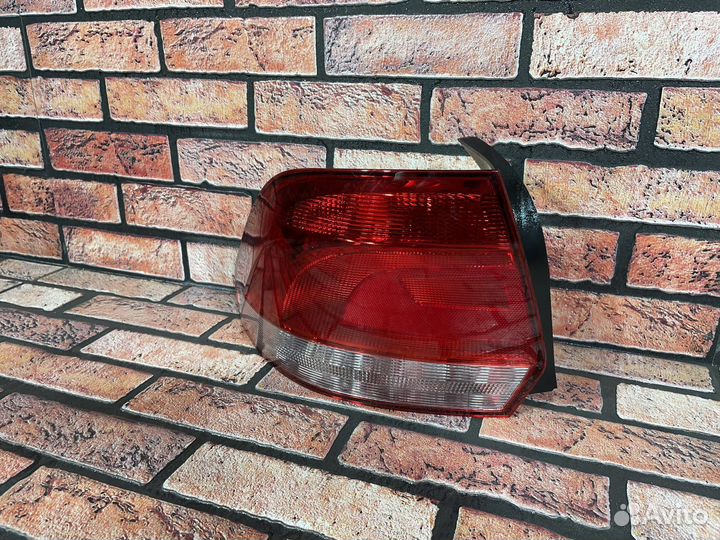 Volkswagen polo фонарь задний левый