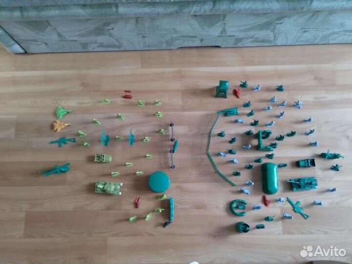 Солдатики (много)