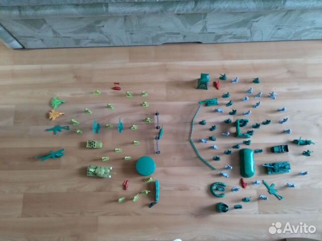 Солдатики (много)