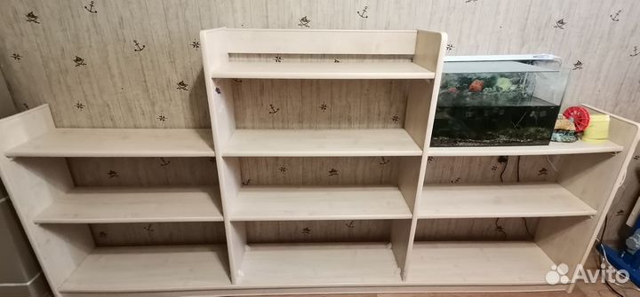 Стеллаж в детскую комнату