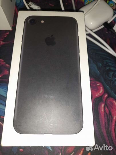 Коробка от iPhone 7