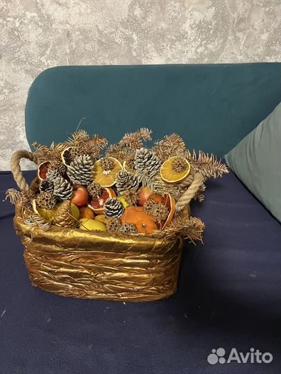 Авторские Букеты из шишек и фруктов