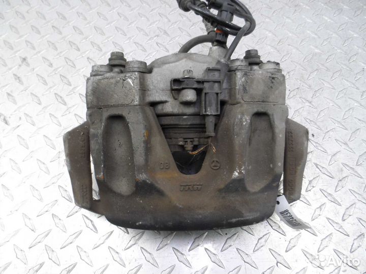 Суппорт передний правый Mercedes E-klasse W212