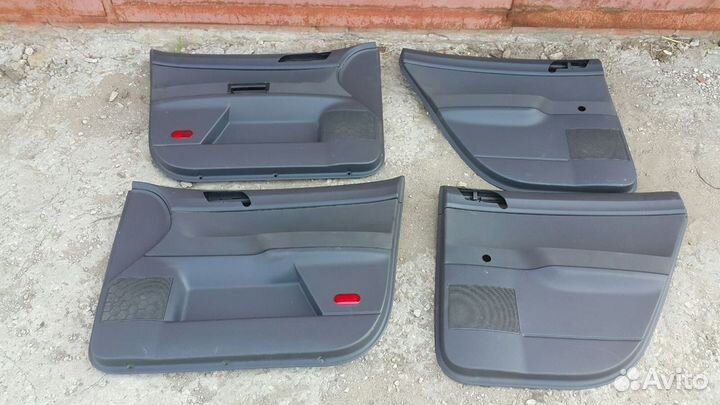 Фольксваген Поло 4 - обшивки двери 4шт (5-дв хетч)