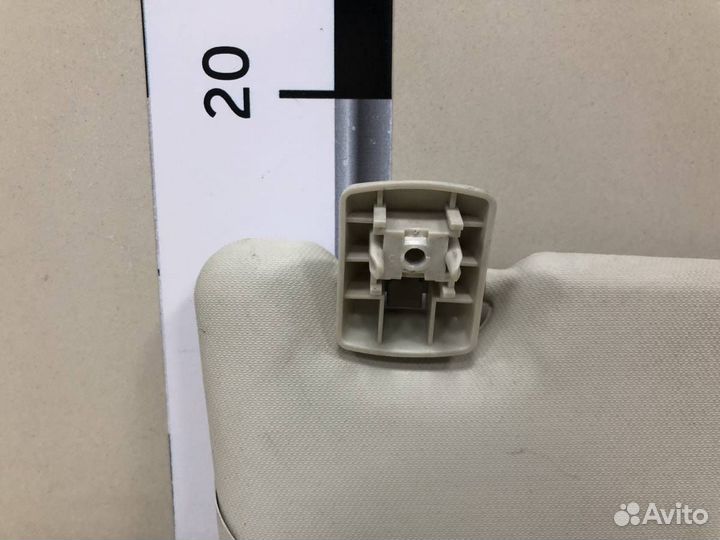 Козырек солнцезащитный внутри Ford Focus 3 2011