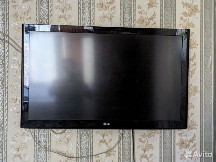 Телевизор LG 42LD555