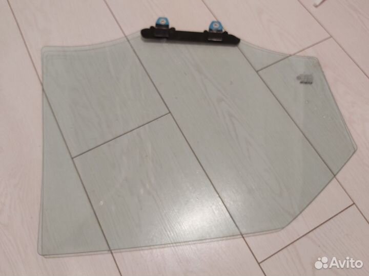 Стекло боковое заднее левое хонда 5д