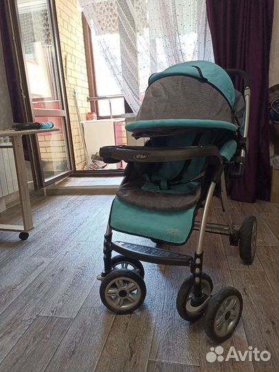 Прогулочная коляска с перекидной ручкой