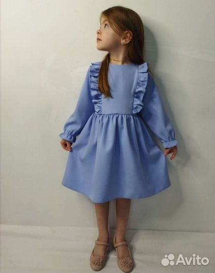 Голубое платье