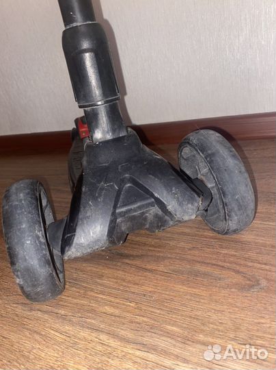 Самокат трехколесный