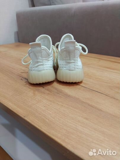 Детские кроссовки изики 20 размер