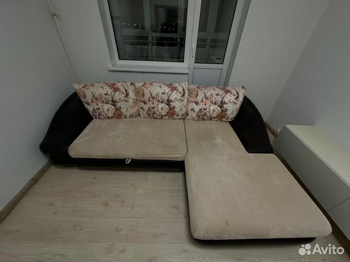 Большой угловой диван бу