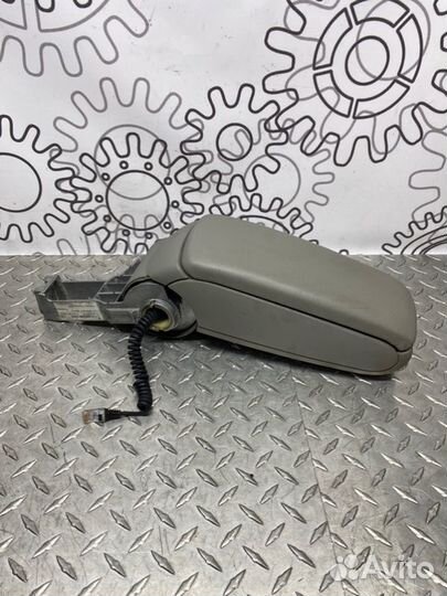 Подлокотник Audi A6 C5 2.5 2003