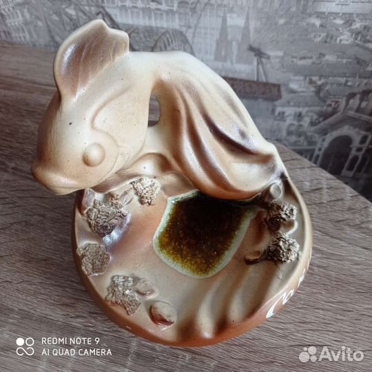 Сувенирная статуэтка (пепельница)