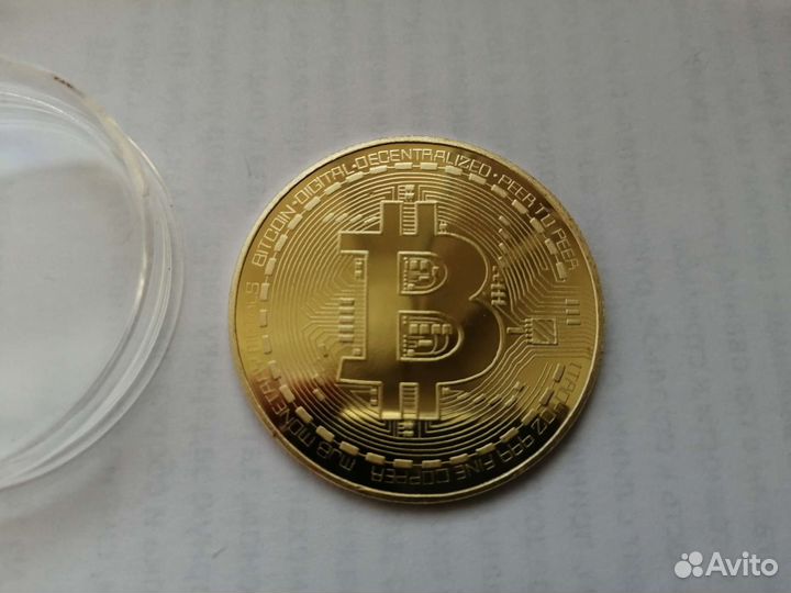 Сувенирная монета биткоин