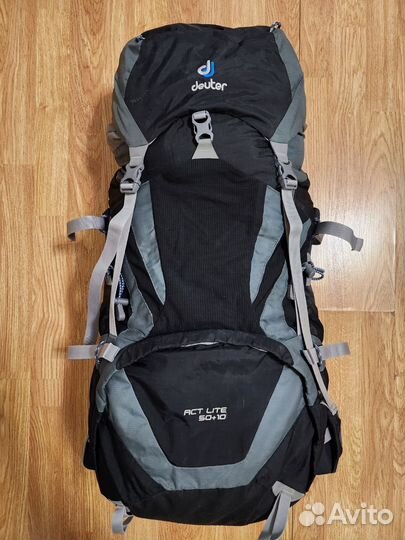 Рюкзаки туристические Deuter