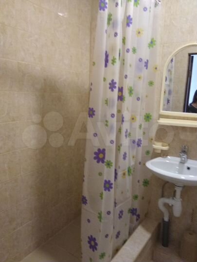 Комната 13 м² в 5-к., 1/2 эт.