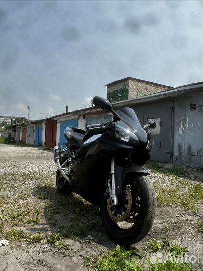 Yamaha YZF R1