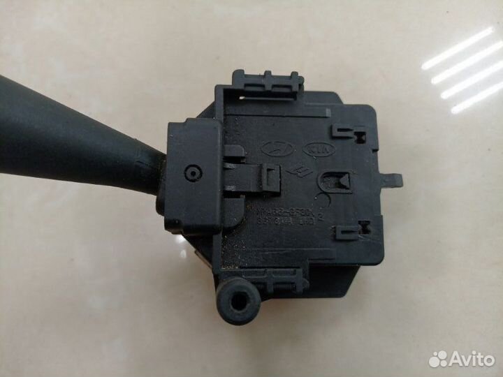 Подрулевой переключатель поворотов Hyundai Elantra