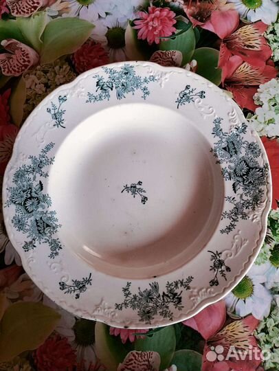 Фарфоровая тарелка Кузнецов