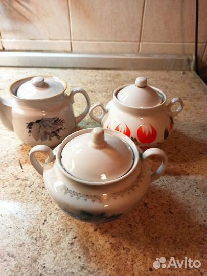 Чайник заварочный, сахарница, пиала, ваза