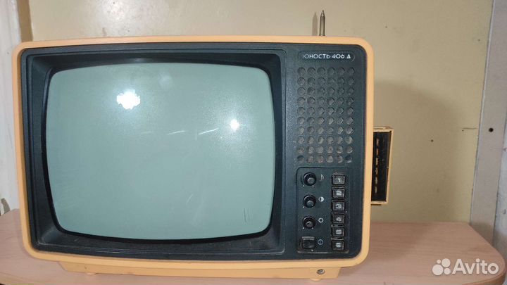 Телевизор Юность 406д