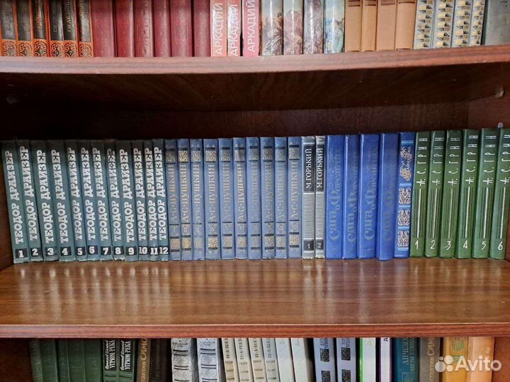 Книги отдам за шоколадку