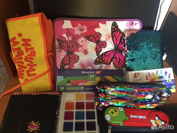 Школьные принадлежности