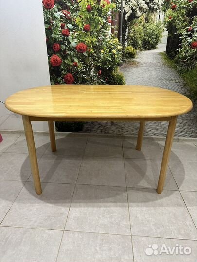 Стол обеденный