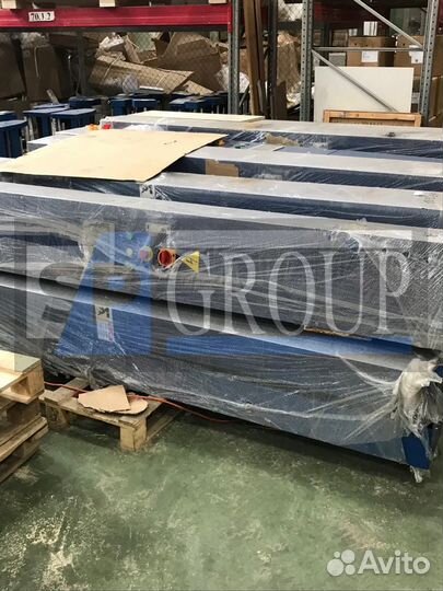 Паллетоупаковщик с моторизированной кареткой с пр