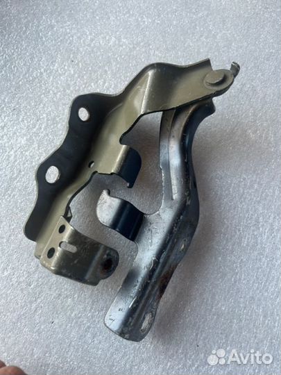 Петля капота правая Toyota Camry V50/V55 2011-2018