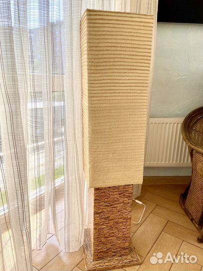 Продам торшер