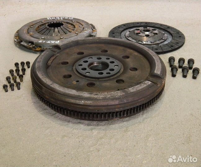 Маховик двухмассовый в сборе VW Golf 4 1.8T