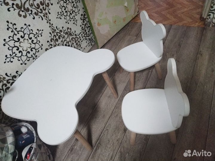 Стол и 2 стула