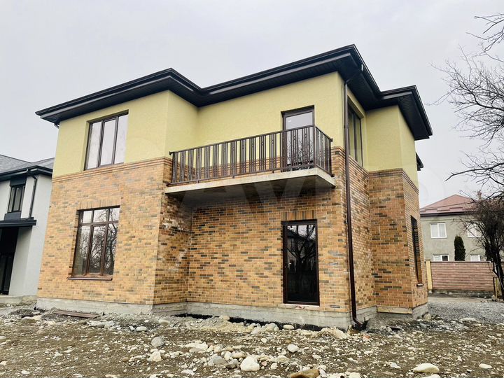 Дом 180 м² на участке 6 сот.