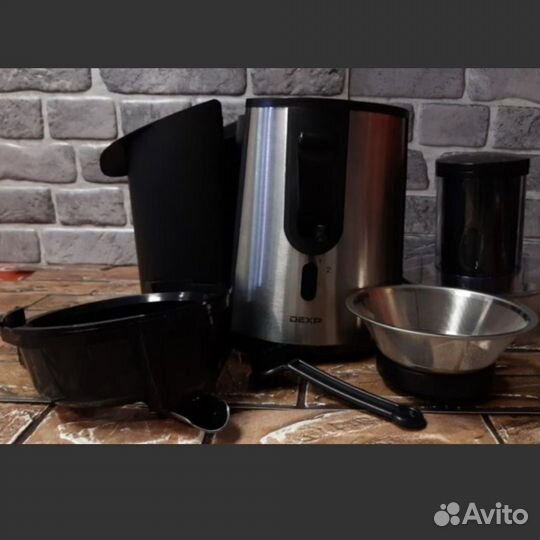 Соковыжималка Dexp в коробке